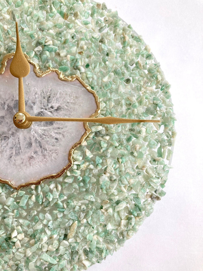 10" Diameter Large Light Green Crystal With White Agate Wall Clock - SHOP PAGUE AO CHEGAR n/aThe Tangerine Store
